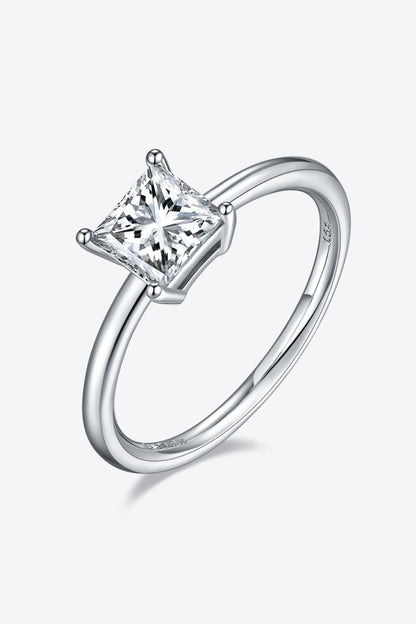 Elegant 1 Carat Moissanite Solitaire Ring in 925 Sterling Silver