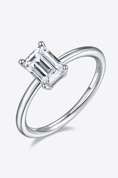 Elegant 1 Carat Moissanite Solitaire Ring in Gleaming 925 Sterling Silver