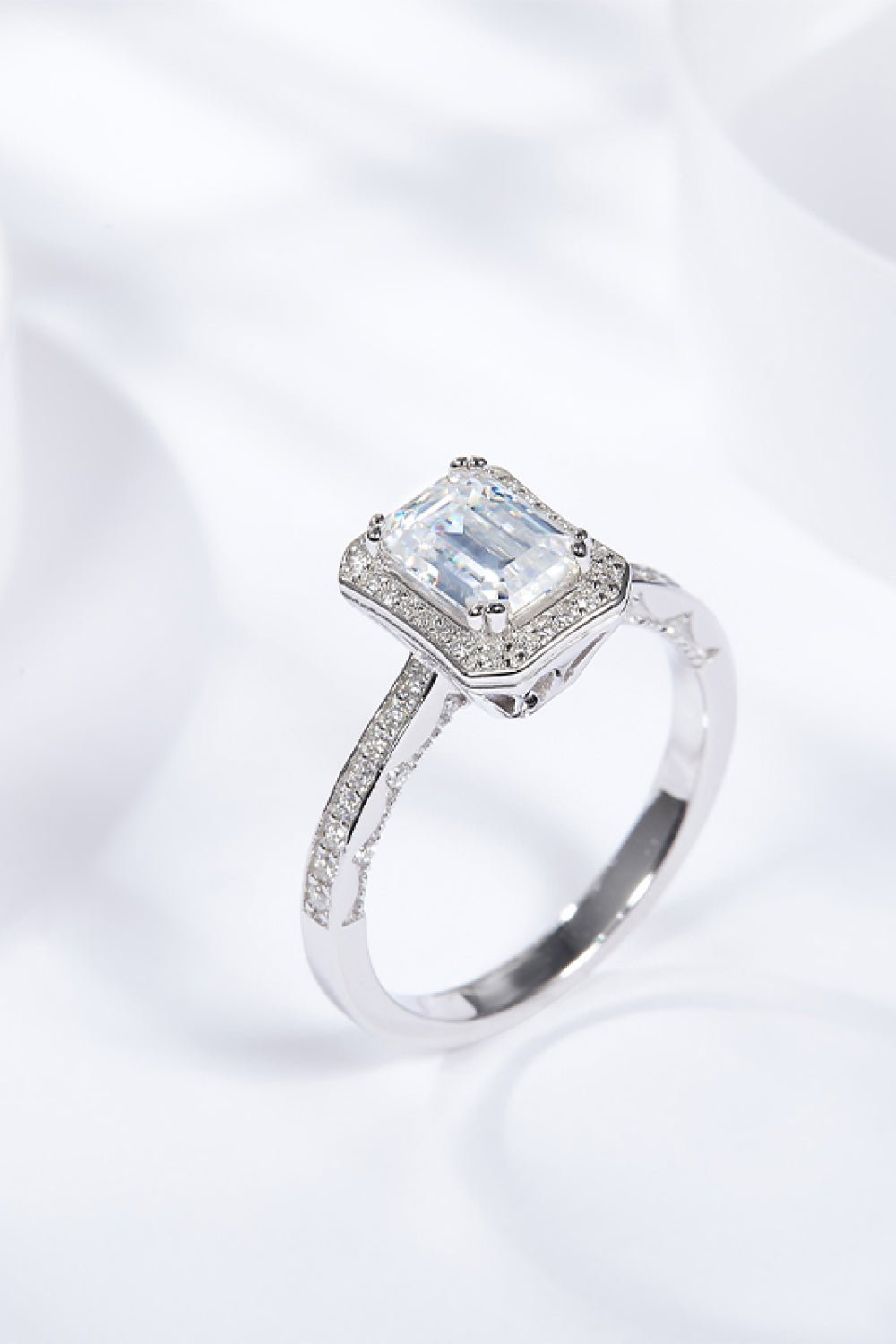 Elegant 1 Carat Moissanite Halo Ring in 925 Sterling Silver