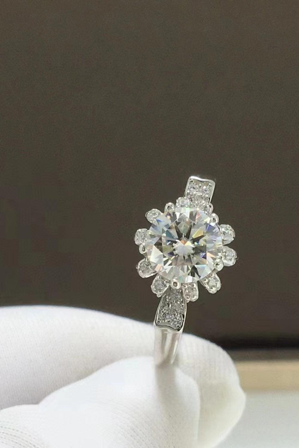 Elegant 1 Carat Moissanite Flower-Shaped 925 Sterling Silver Ring