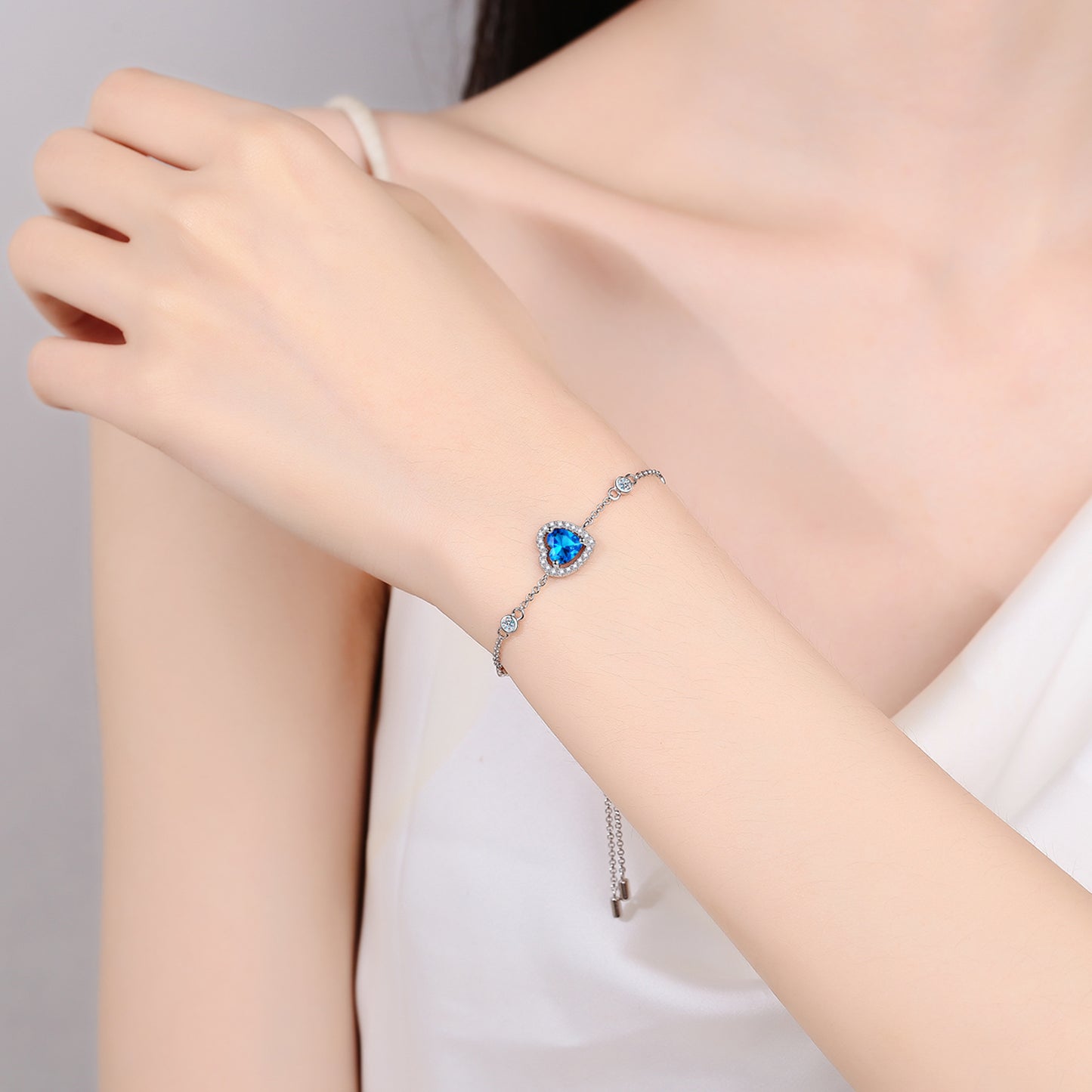 Elegant 1 Carat Moissanite Silver Bracelet with Blue Gemstone