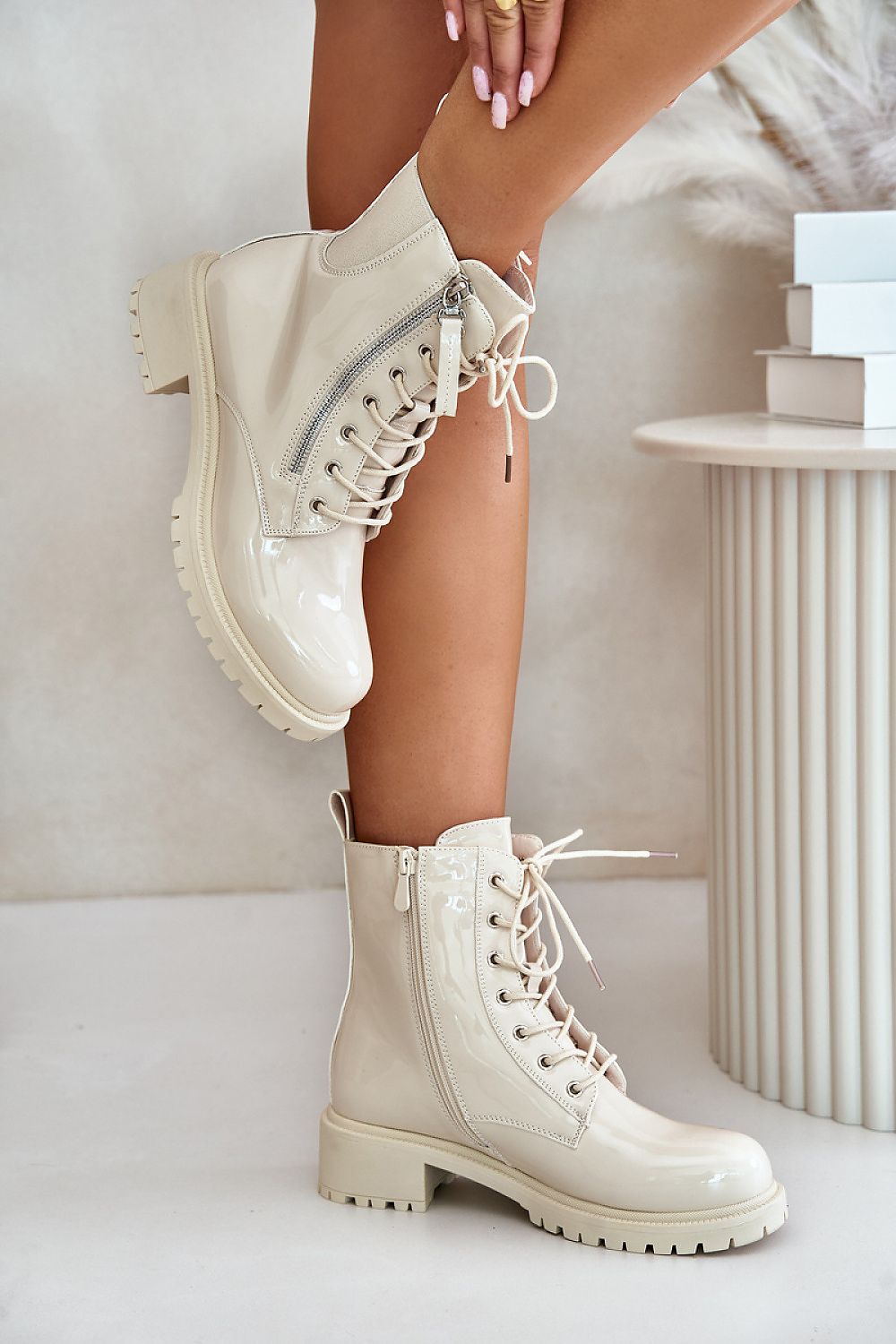 Bootie model 201910 Step in style