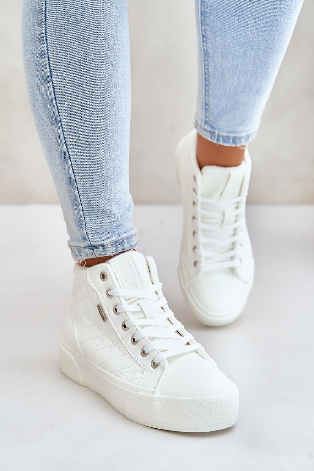 Sneakers model 201919 Step in style